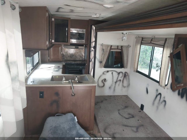 44910293 :رقم المزاد ، 4X4TSBD22JU082011 vin ، 2018 Forest River Hemisphere مزاد بيع