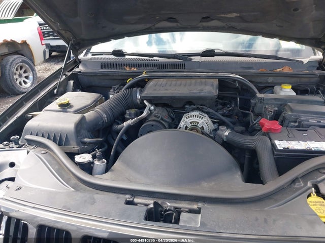 2005 Jeep Grand Cherokee Laredo მანქანა იყიდება აუქციონზე, vin: 1J4GR48K45C630850, აუქციონის ნომერი: 44910295