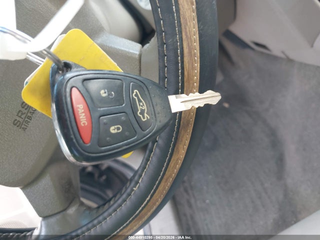 2005 Jeep Grand Cherokee Laredo მანქანა იყიდება აუქციონზე, vin: 1J4GR48K45C630850, აუქციონის ნომერი: 44910295