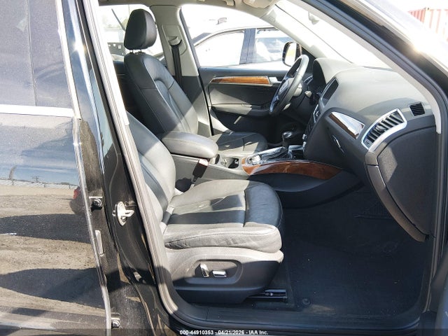 2015 Audi Q5 2.0t Premium მანქანა იყიდება აუქციონზე, vin: WA1LFAFP8FA110605, აუქციონის ნომერი: 44910353