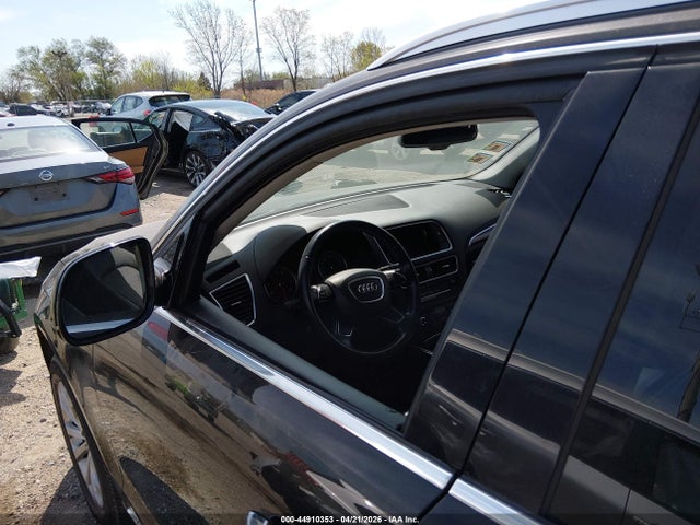 2015 Audi Q5 2.0t Premium მანქანა იყიდება აუქციონზე, vin: WA1LFAFP8FA110605, აუქციონის ნომერი: 44910353