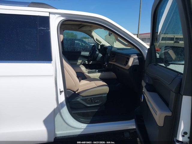 2023 Ford Expedition Limited მანქანა იყიდება აუქციონზე, vin: 1FMJU1K82PEA23080, აუქციონის ნომერი: 44910403