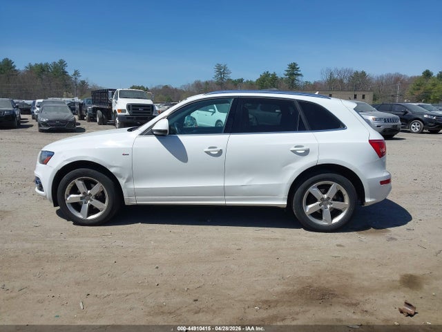 44910415 :رقم المزاد ، WA1DKAFP1BA052864 vin ، 2011 Audi Q5 3.2 Premium Plus مزاد بيع