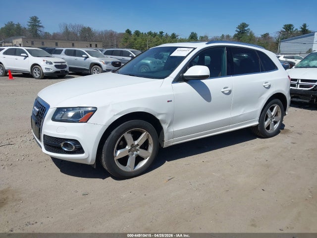 44910415 :رقم المزاد ، WA1DKAFP1BA052864 vin ، 2011 Audi Q5 3.2 Premium Plus مزاد بيع