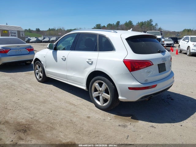 44910415 :رقم المزاد ، WA1DKAFP1BA052864 vin ، 2011 Audi Q5 3.2 Premium Plus مزاد بيع