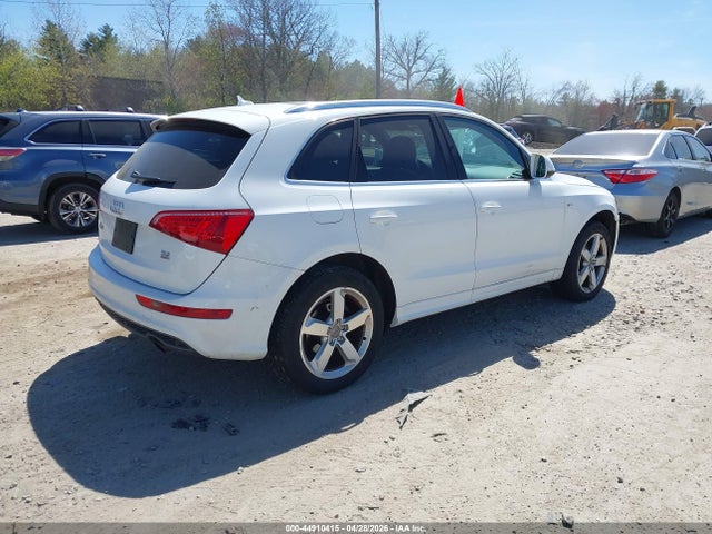 44910415 :رقم المزاد ، WA1DKAFP1BA052864 vin ، 2011 Audi Q5 3.2 Premium Plus مزاد بيع