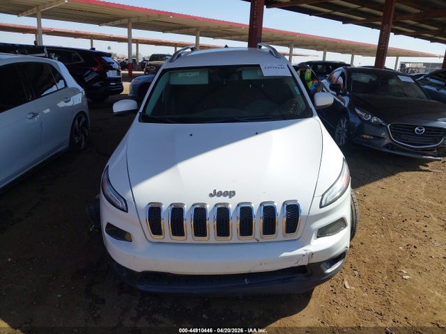 1C4PJLCB4HW626332 Jeep Cherokee Latitude Fwd