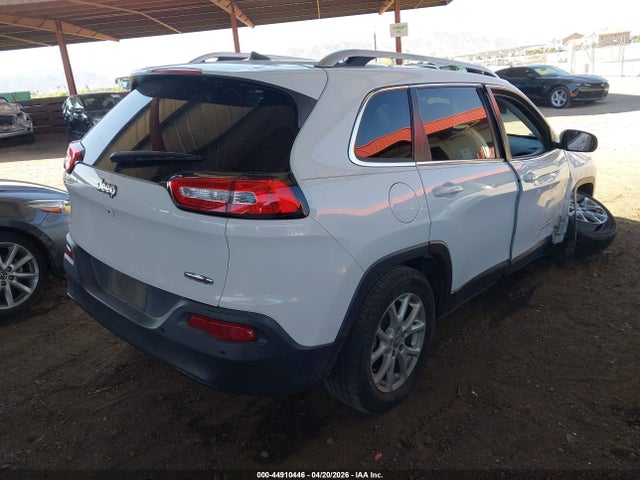 1C4PJLCB4HW626332 Jeep Cherokee Latitude Fwd