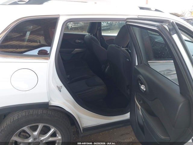 1C4PJLCB4HW626332 Jeep Cherokee Latitude Fwd
