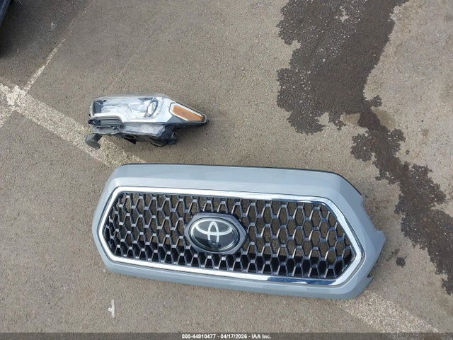 3TMCZ5AN8KM275609 Toyota Tacoma Trd Off Road