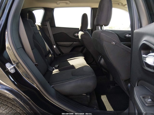 2016 Jeep Cherokee Latitude მანქანა იყიდება აუქციონზე, vin: 1C4PJMCB5GW214151, აუქციონის ნომერი: 44910490
