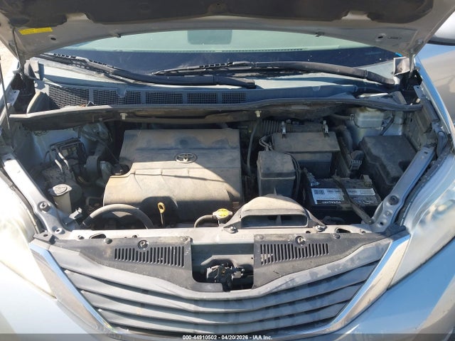 2012 Toyota Sienna Xle V6 8 Passenger მანქანა იყიდება აუქციონზე, vin: 5TDYK3DC0CS278904, აუქციონის ნომერი: 44910502