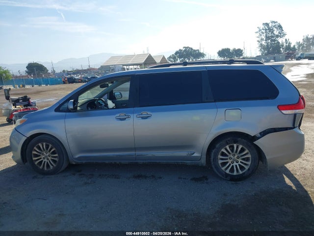 2012 Toyota Sienna Xle V6 8 Passenger მანქანა იყიდება აუქციონზე, vin: 5TDYK3DC0CS278904, აუქციონის ნომერი: 44910502
