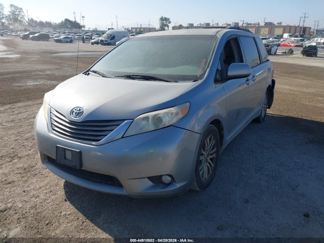 2012 Toyota Sienna Xle V6 8 Passenger მანქანა იყიდება აუქციონზე, vin: 5TDYK3DC0CS278904, აუქციონის ნომერი: 44910502