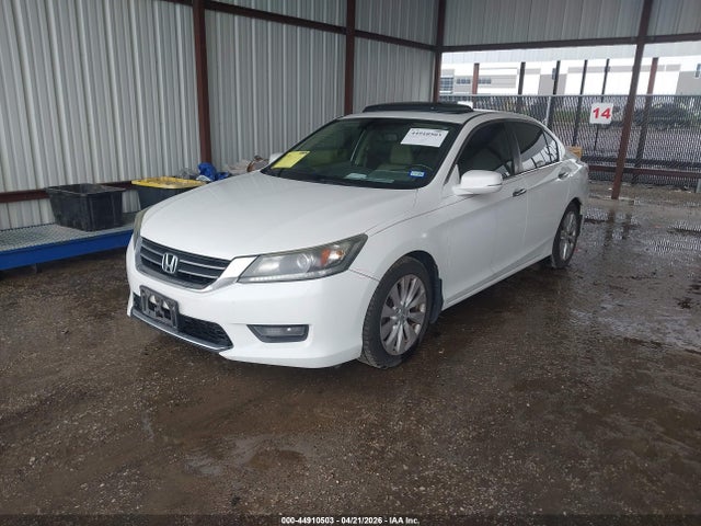 44910503 :رقم المزاد ، 1HGCR2F81FA087827 vin ، 2015 Honda Accord Ex-l مزاد بيع