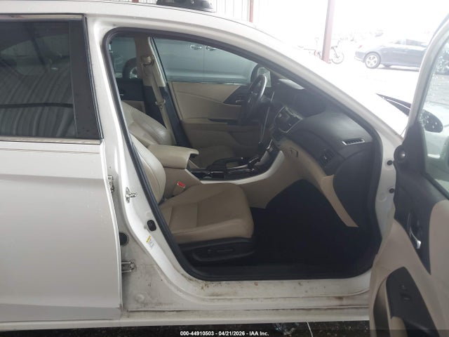 44910503 :رقم المزاد ، 1HGCR2F81FA087827 vin ، 2015 Honda Accord Ex-l مزاد بيع