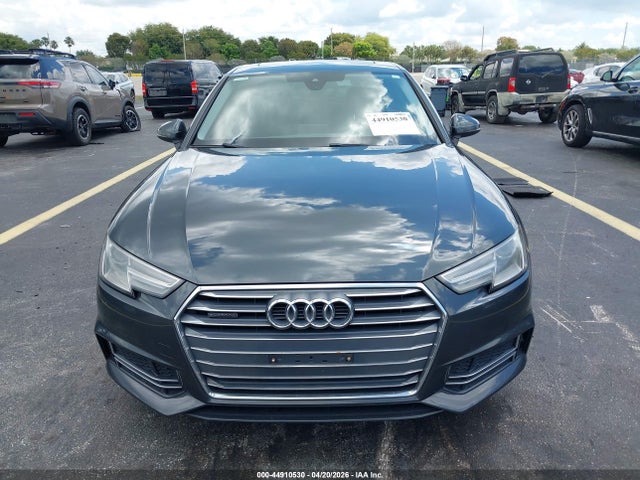 44910530 :رقم المزاد ، WAUDNAF41JA125102 vin ، 2018 Audi A4 2.0t Premium/2.0t Tech Premium مزاد بيع