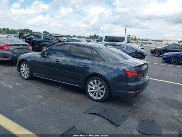 44910530 :رقم المزاد ، WAUDNAF41JA125102 vin ، 2018 Audi A4 2.0t Premium/2.0t Tech Premium مزاد بيع