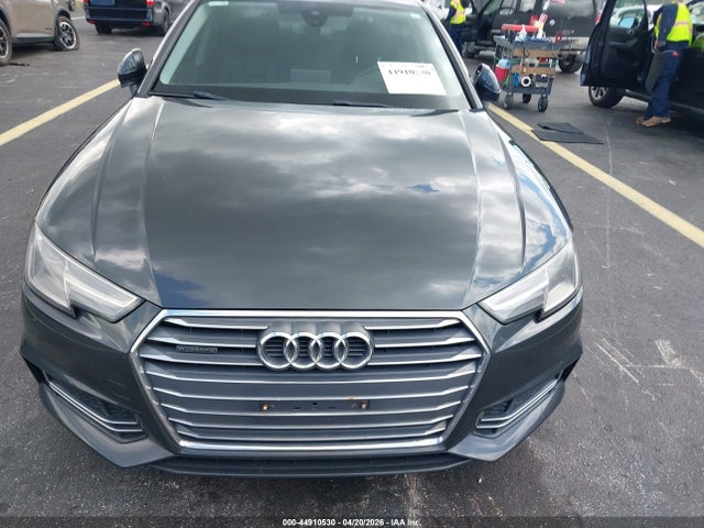 44910530 :رقم المزاد ، WAUDNAF41JA125102 vin ، 2018 Audi A4 2.0t Premium/2.0t Tech Premium مزاد بيع