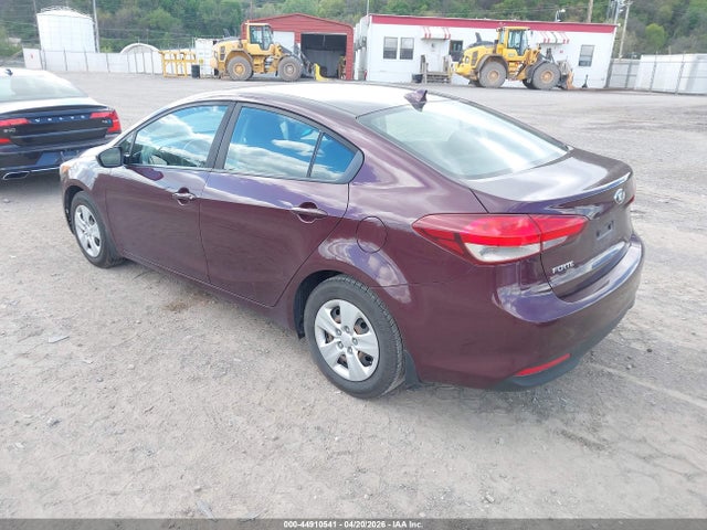 Aukcja sprzedaży 2017 Kia Forte Lx, vin: 3KPFK4A70HE135912, numer aukcji: 44910541