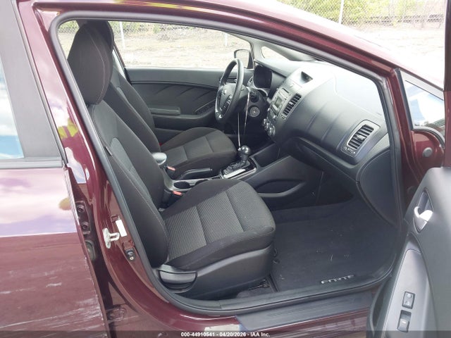Aukcja sprzedaży 2017 Kia Forte Lx, vin: 3KPFK4A70HE135912, numer aukcji: 44910541