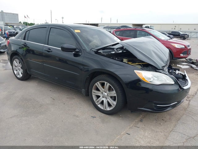Auction sale of the 2013 Chrysler 200 Touring, vin: 1C3CCBBB5DN736167, lot number: 44910584