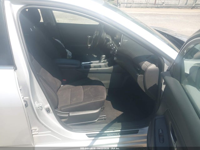 Продажа на аукционе авто 2022 Nissan Sentra Sv Xtronic Cvt, vin: 3N1AB8CV7NY306729, номер лота: 44910619
