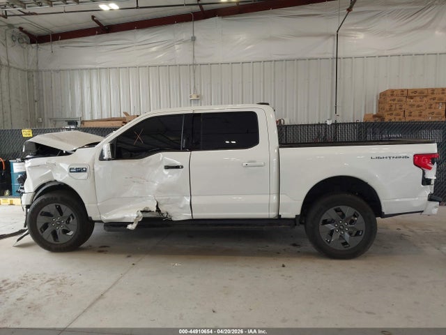 2025 Ford F-150 Lightning Lariat მანქანა იყიდება აუქციონზე, vin: 1FT6W5L78SWG28208, აუქციონის ნომერი: 44910654