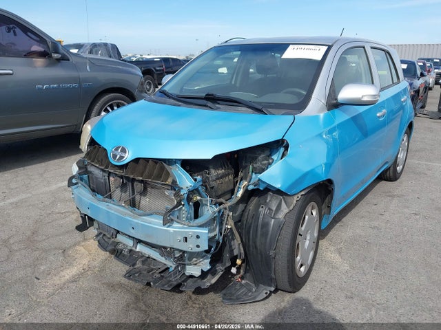 Scion XD 2014 JTKKUPB41E1041723 Image 2