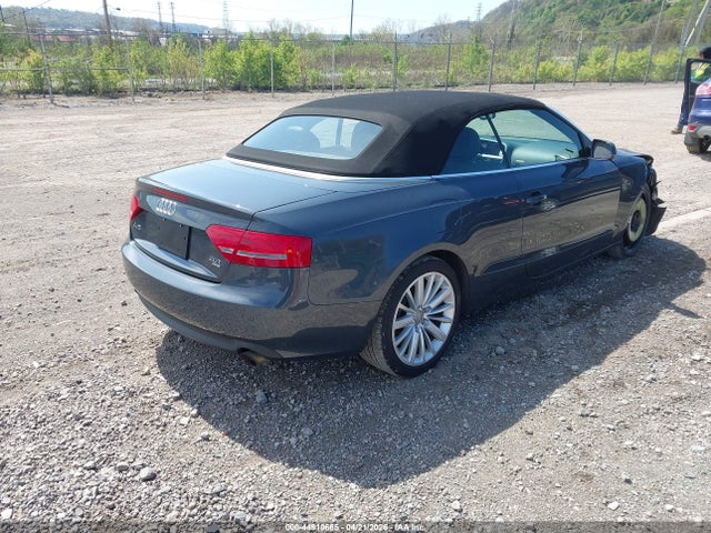 44910665 :رقم المزاد ، WAULFAFH1BN018279 vin ، 2011 Audi A5 2.0t Premium مزاد بيع