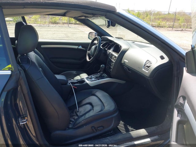 44910665 :رقم المزاد ، WAULFAFH1BN018279 vin ، 2011 Audi A5 2.0t Premium مزاد بيع
