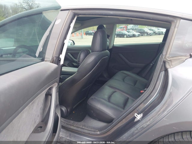 Tesla Model 3 Long Range/performance 2019 5YJ3E1EB0KF520685 Image 8