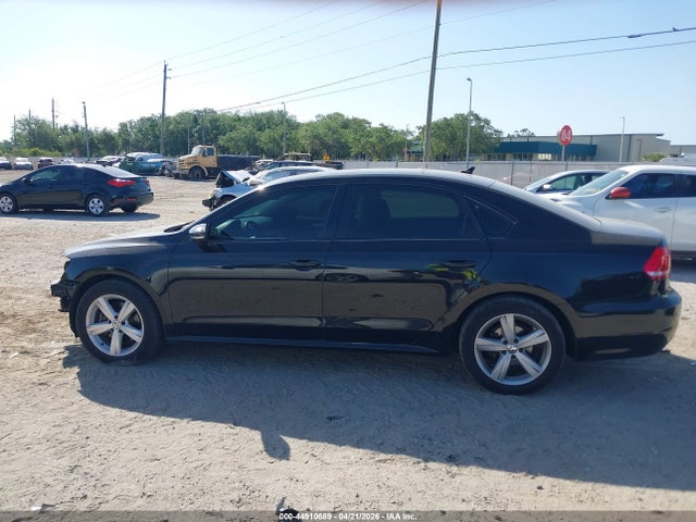 2012 Volkswagen Passat 2.5l Se მანქანა იყიდება აუქციონზე, vin: 1VWBP7A3XCC072314, აუქციონის ნომერი: 44910689