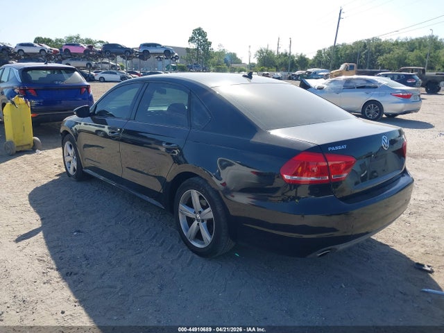 2012 Volkswagen Passat 2.5l Se მანქანა იყიდება აუქციონზე, vin: 1VWBP7A3XCC072314, აუქციონის ნომერი: 44910689