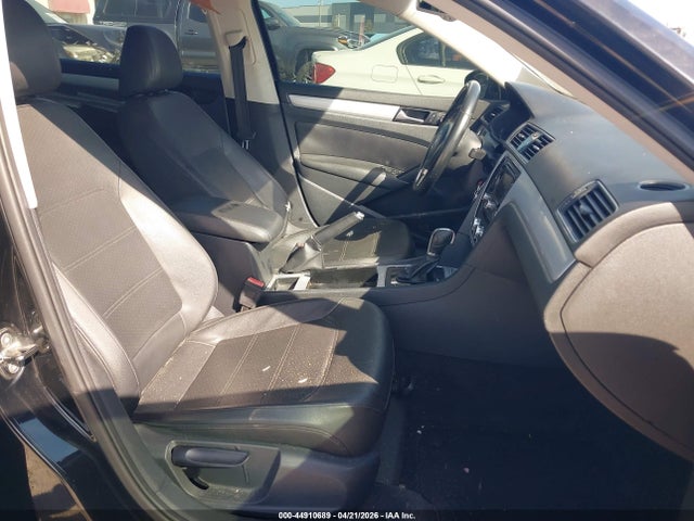 2012 Volkswagen Passat 2.5l Se მანქანა იყიდება აუქციონზე, vin: 1VWBP7A3XCC072314, აუქციონის ნომერი: 44910689