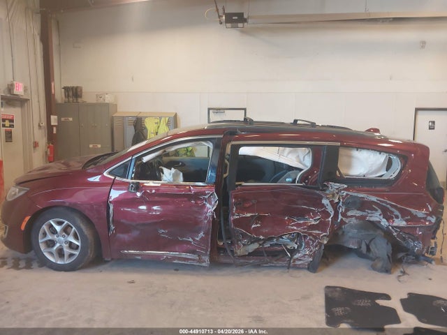 Aukcja sprzedaży 2017 Chrysler Pacifica Touring-l Plus, vin: 2C4RC1EG0HR810823, numer aukcji: 44910713