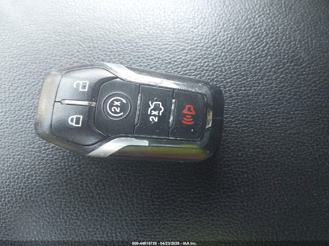 44910728 :رقم المزاد ، 1FM5K8D81HGC59562 vin ، 2017 Ford Explorer Xlt مزاد بيع