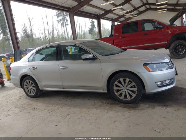 2013 Volkswagen Passat 2.5l Sel Premium მანქანა იყიდება აუქციონზე, vin: 1VWCP7A34DC054459, აუქციონის ნომერი: 44910731