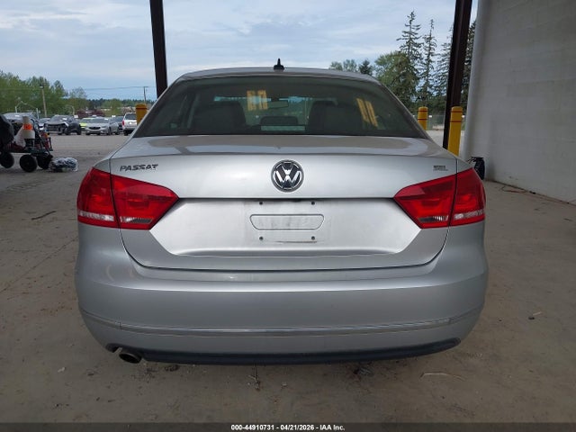 2013 Volkswagen Passat 2.5l Sel Premium მანქანა იყიდება აუქციონზე, vin: 1VWCP7A34DC054459, აუქციონის ნომერი: 44910731