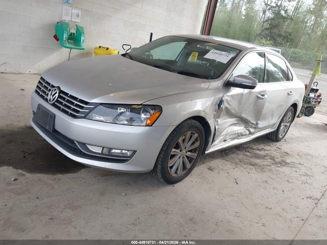 2013 Volkswagen Passat 2.5l Sel Premium მანქანა იყიდება აუქციონზე, vin: 1VWCP7A34DC054459, აუქციონის ნომერი: 44910731