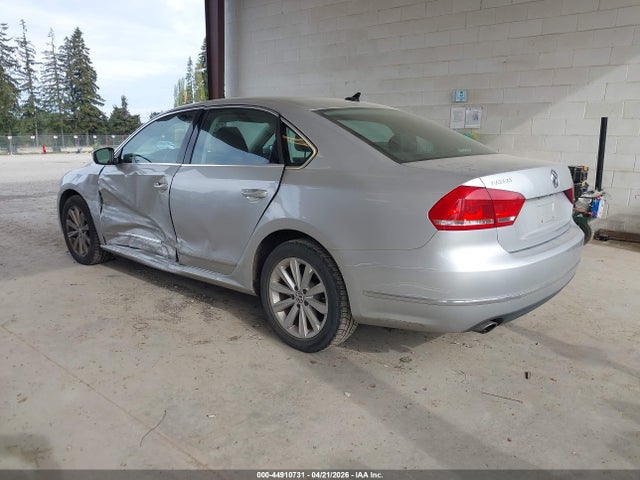 2013 Volkswagen Passat 2.5l Sel Premium მანქანა იყიდება აუქციონზე, vin: 1VWCP7A34DC054459, აუქციონის ნომერი: 44910731