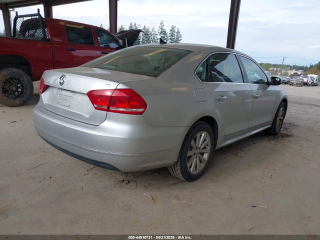 2013 Volkswagen Passat 2.5l Sel Premium მანქანა იყიდება აუქციონზე, vin: 1VWCP7A34DC054459, აუქციონის ნომერი: 44910731