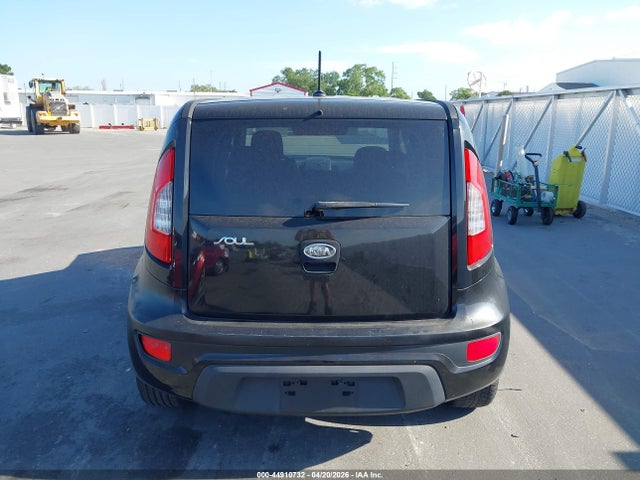44910732 :رقم المزاد ، KNDJT2A64C7742472 vin ، 2012 Kia Soul +/!/sport مزاد بيع