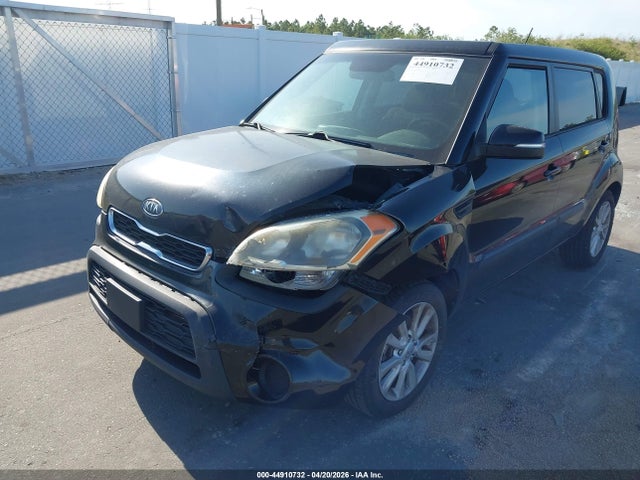 44910732 :رقم المزاد ، KNDJT2A64C7742472 vin ، 2012 Kia Soul +/!/sport مزاد بيع