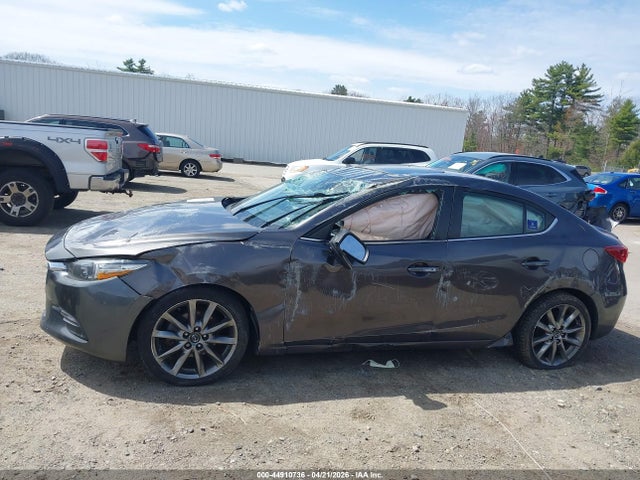 3MZBN1V31JM239670 Mazda Mazda3 Touring
