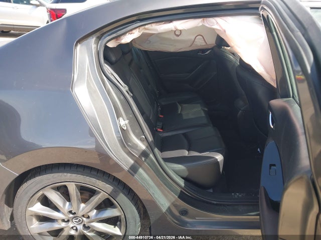 3MZBN1V31JM239670 Mazda Mazda3 Touring