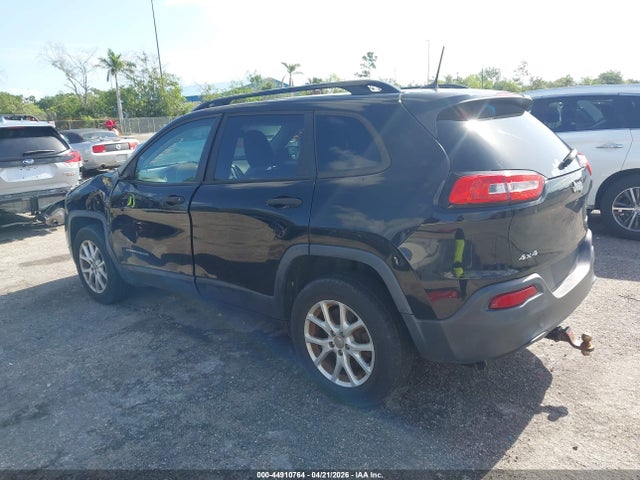 44910764 :رقم المزاد ، 1C4PJMAB8HW666325 vin ، 2017 Jeep Cherokee Sport مزاد بيع
