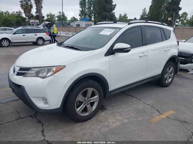 Toyota Rav4 Xle 2015 JTMWFREV5FD053750 Image 2