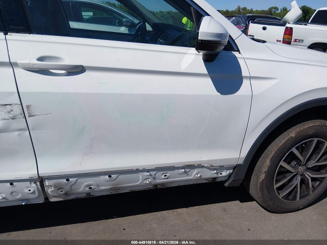 Продажа на аукционе авто 2021 Volkswagen Tiguan 2.0t Se/2.0t Se R-line Black/2.0t Sel, vin: 3VV3B7AX2MM021836, номер лота: 44910819