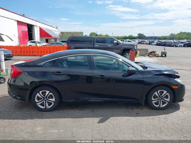 Auction sale of the 2017 Honda Civic Lx, vin: 2HGFC2F56HH576605, lot number: 44910822